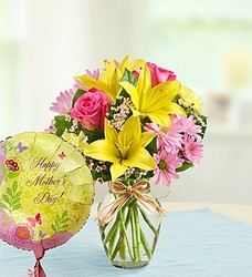 Bouquet and Balloon for Mom Flower Power, Florist Davenport FL